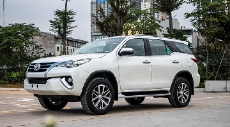 Xe 6 chỗ